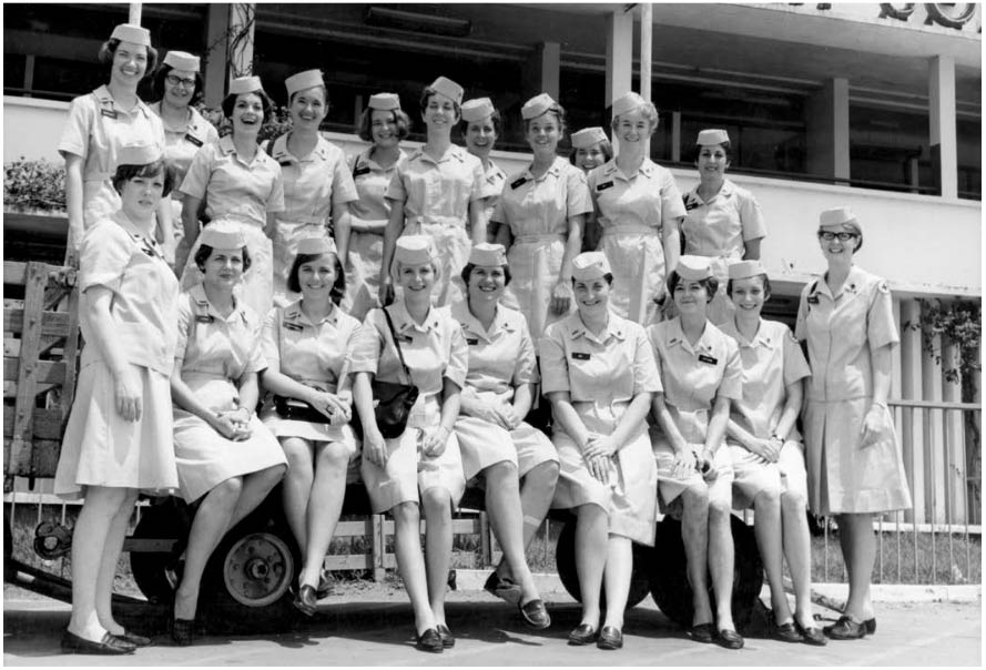 historic photo of Red Cross volunteers