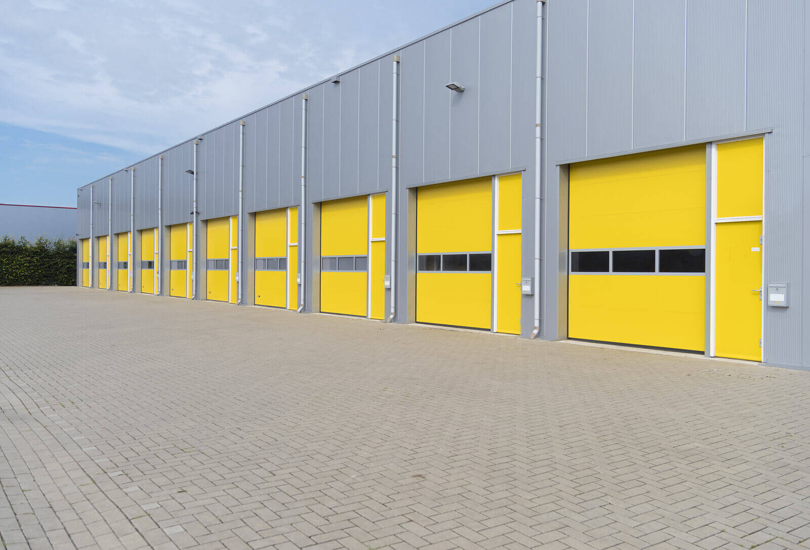 3 Reasons To Skip The Warehouse And Rent Self Storage For Businesses