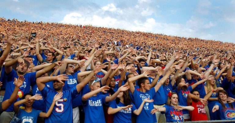 Crowd of Ku fans