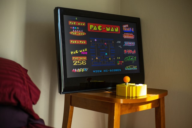 PAC-MAN plug-in TV game.